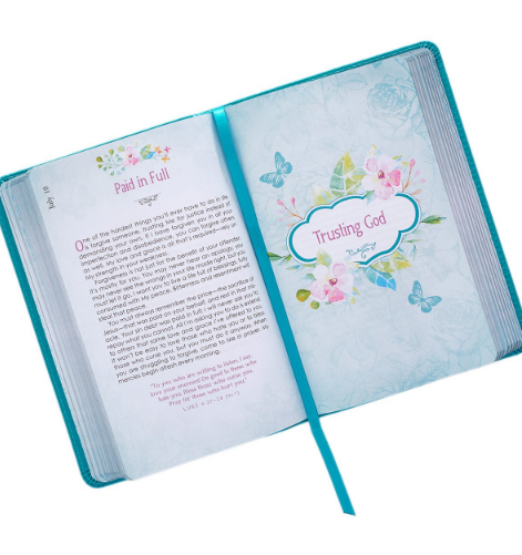 He Whispers Your Name: 365 Devotions - Cherie Hill